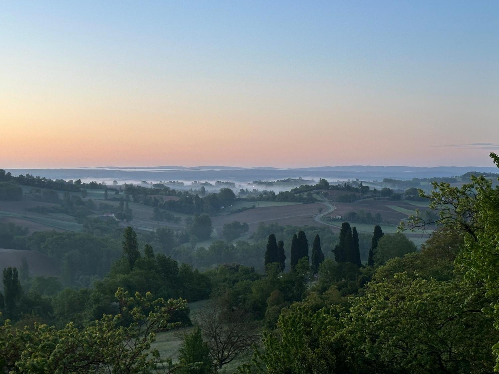 Les Trois Terrasses Bed & Breakfast Montpezat-de-Quercy ภายนอก รูปภาพ